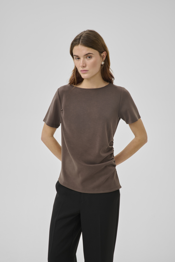 Helle Asymmetric T-paita