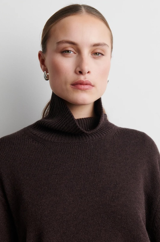 Alpha T-neck Neule - Image 4